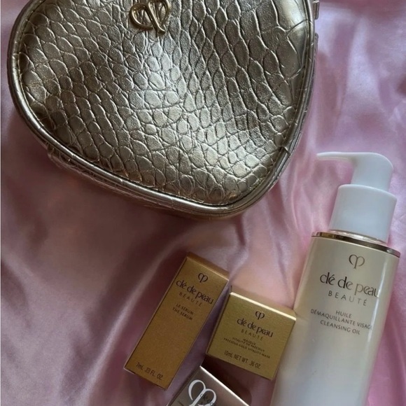 cle de peau Other - Clé de Peau Gold Skincare Set